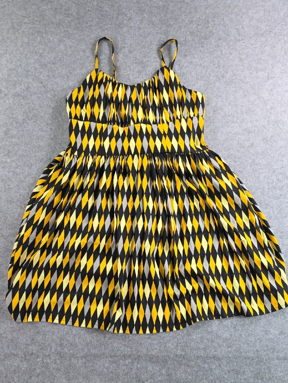Pinup Couture Yellow and Black Diamond Print Women's Dress Sz 3X Retro